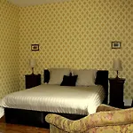 Domaine De La Brugere Bed & Breakfast 4*