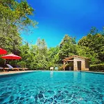 Domaine De La Brugere 4*