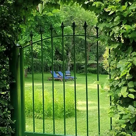Domaine De La Brugere فندق مبيت وإفطار 4*