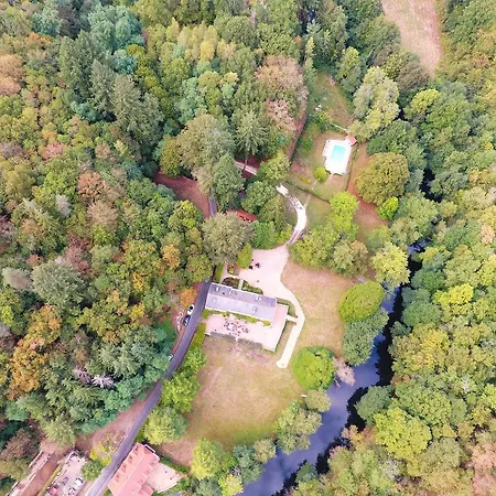 Alojamento de Acomodação e Pequeno-almoço Domaine De La Brugere 4*